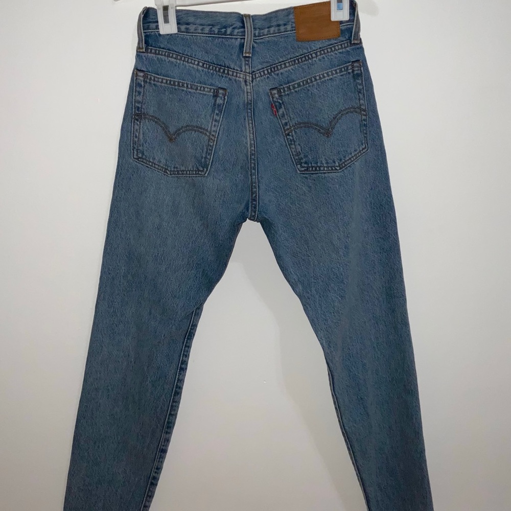 Levi Jeans size 26. Style: “ Wedgie” - Picture 3 of 5